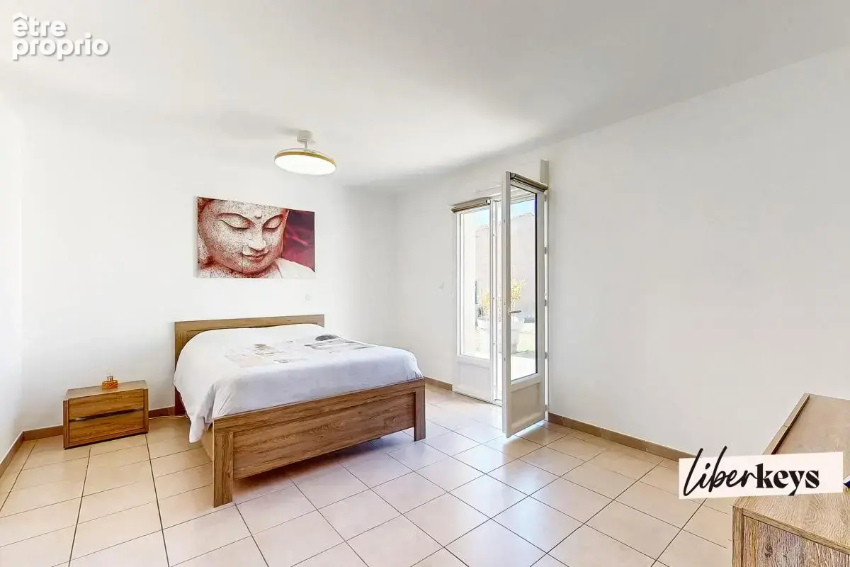 Maison contemporaine de plain-pied avec piscine chauffée — Cadre zen & DPE A - photo 9