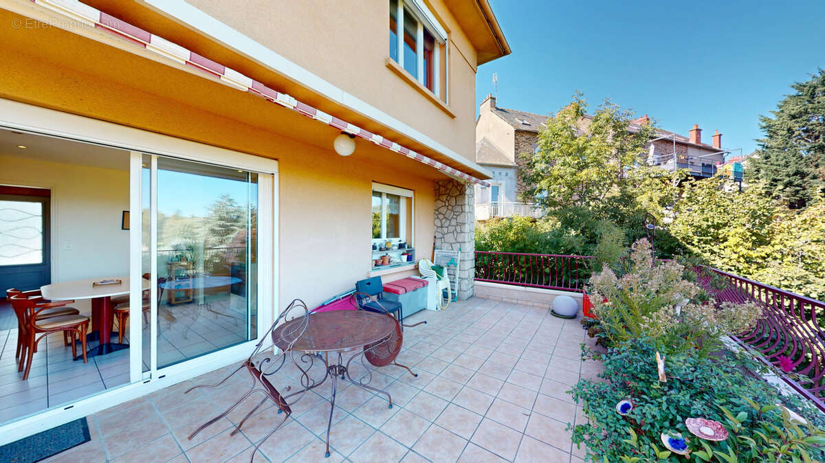 Maison à BARAQUEVILLE