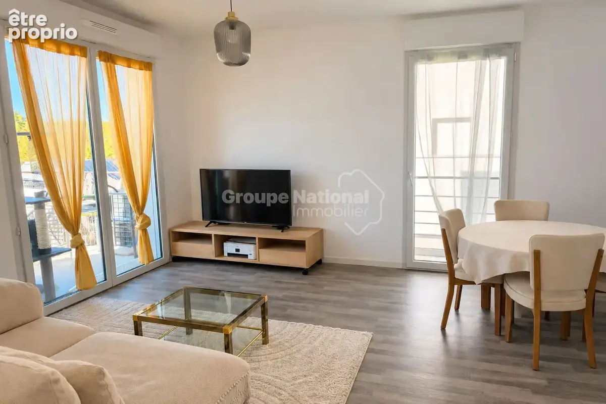 Un appartement récent, deux stationnements et aucun travaux à prévoir - photo 2