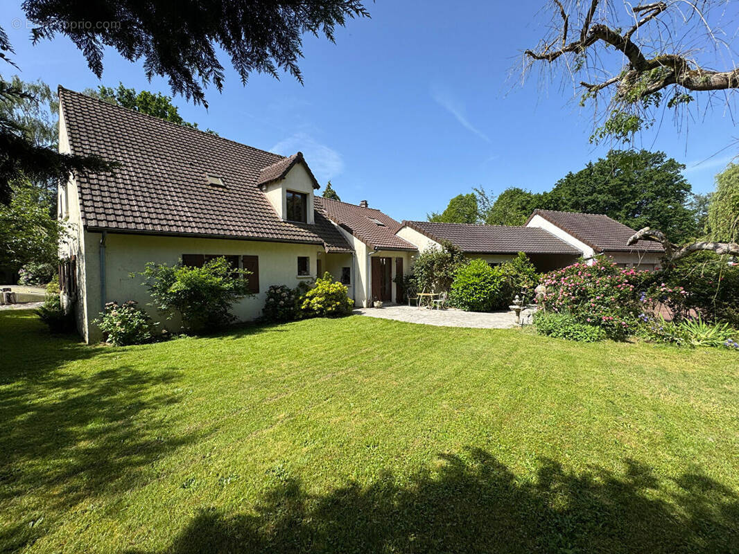 Maison à SAINT-REMY-L'HONORE