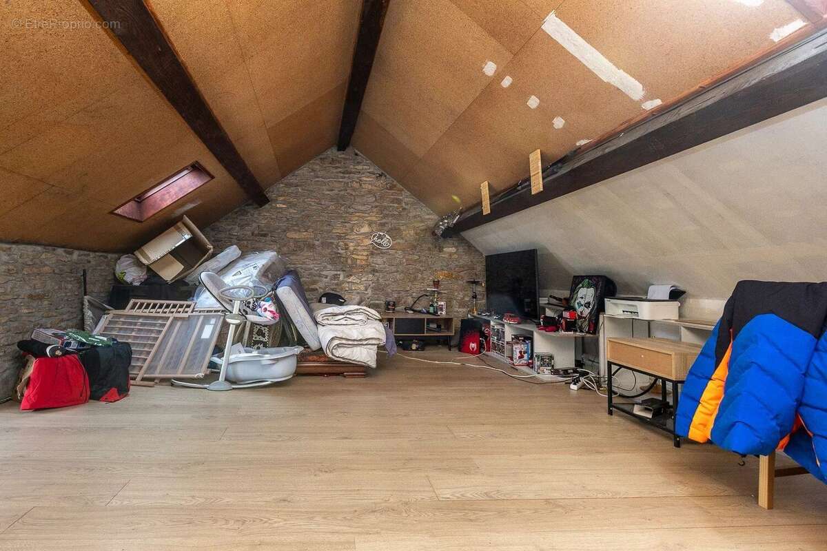 Maison à MONTALIEU-VERCIEU