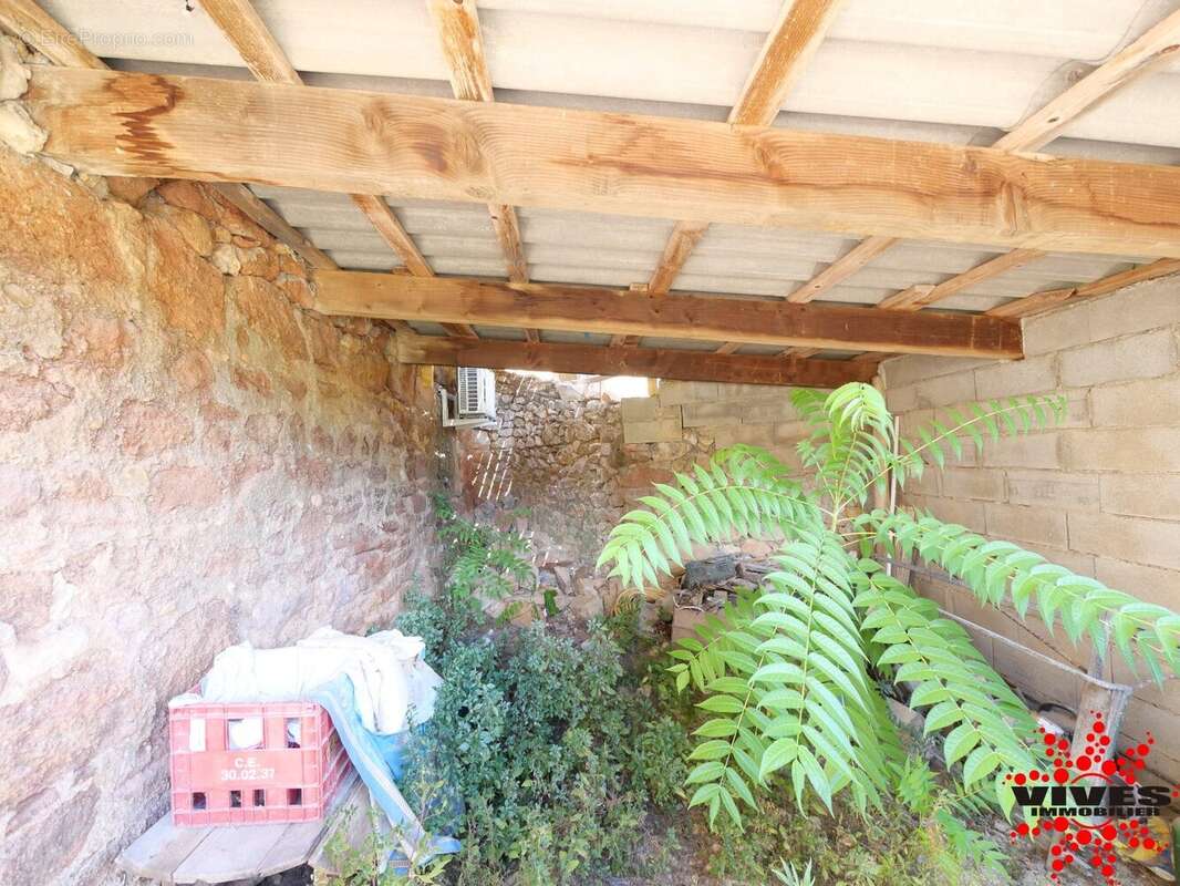 Bâtisse en pierre de caractère avec jardin  Montouliers - photo 10