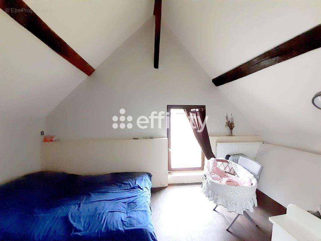 Maison à CHAMPROND-EN-GATINE