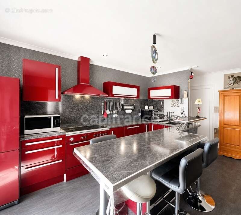 Maison plain pied de 80 m² avec 4 pièces, piscine jacuzzi et panneaux solaires à Vergèze - photo 3