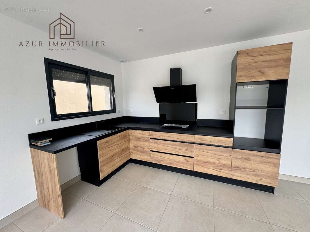 Maison à NISSAN-LEZ-ENSERUNE