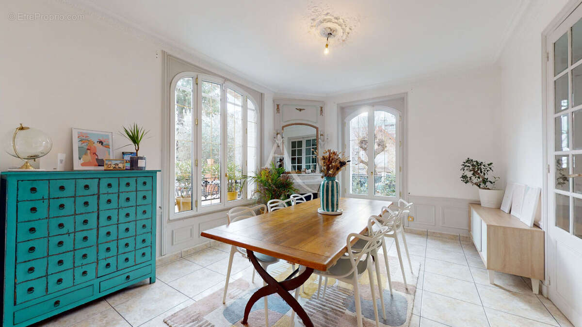 Maison à LES PAVILLONS-SOUS-BOIS