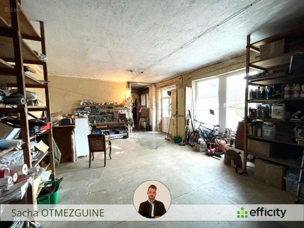 Maison 245 m² à Tournon-Saint-Martin  - photo 11