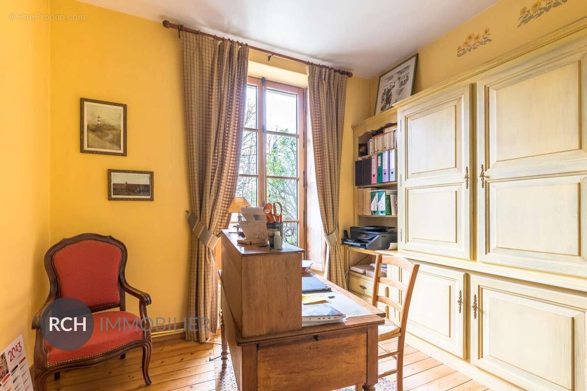 Maison à MONTFORT-L'AMAURY