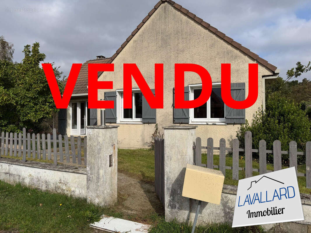 Maison à LE PLESSIER-ROZAINVILLERS