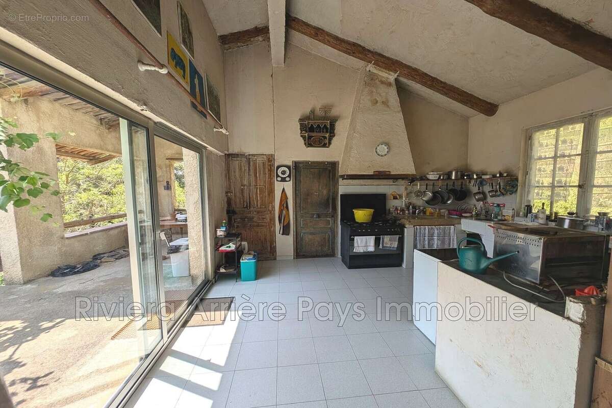 Maison 107 m² à Saint-Antonin  - photo 7