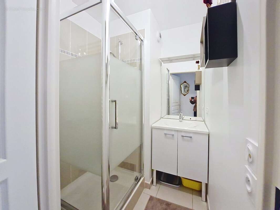 Salle de douches chambre d'amis - Appartement à CABOURG