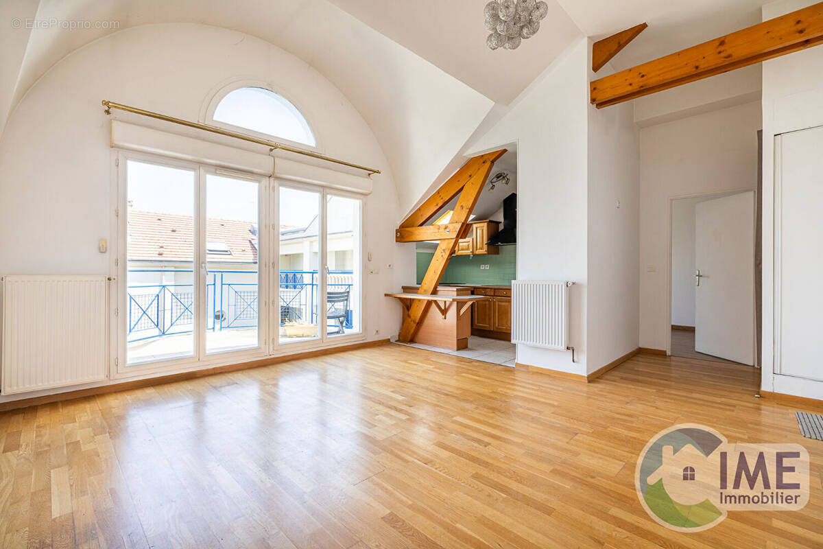 Appartement à EPINAY-SUR-ORGE