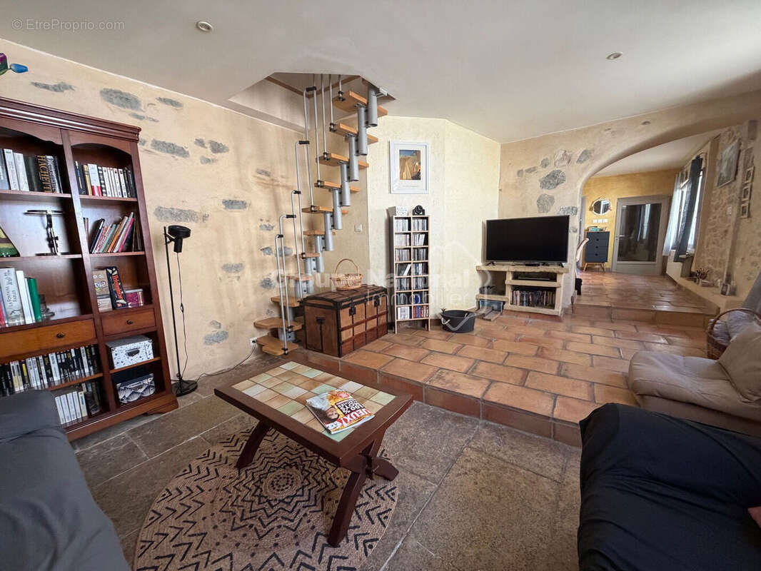 Maison à CAVEIRAC