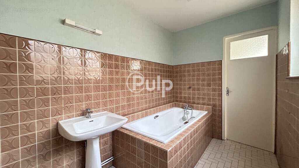 Maison à CAMBLAIN-CHATELAIN