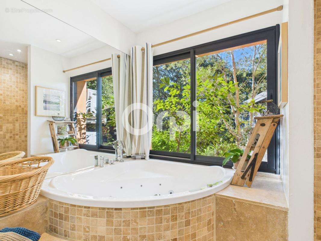 Maison à MONTAUROUX