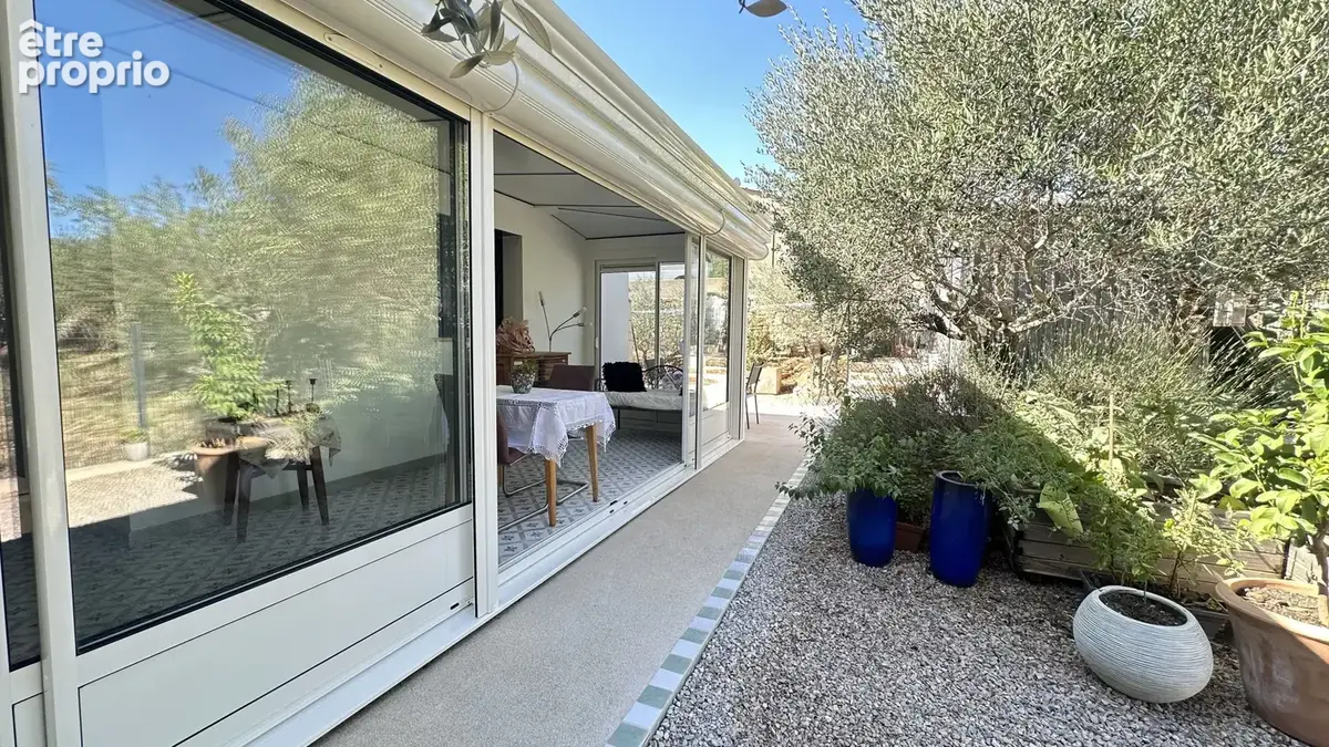 Exclusivité - Carcès - Villa de type 4 + véranda sur 759 2 avec piscine. - photo 6