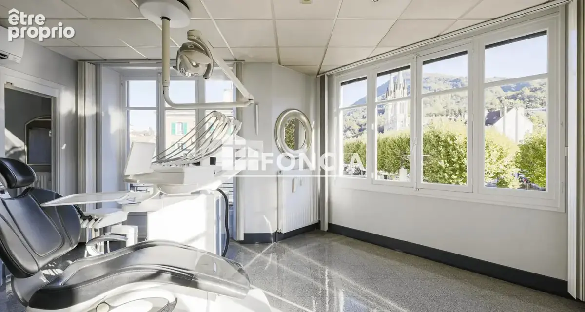  exclusivité foncia – voiron centre-ville – murs de cabinet dentaire - photo 3