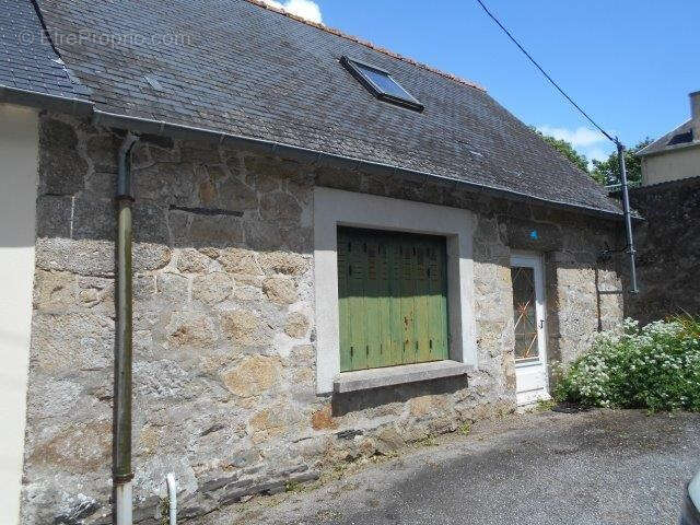 Charmante petite maison en pierres d'environ 34 m2 sur 146 m2 de terrain - photo 2