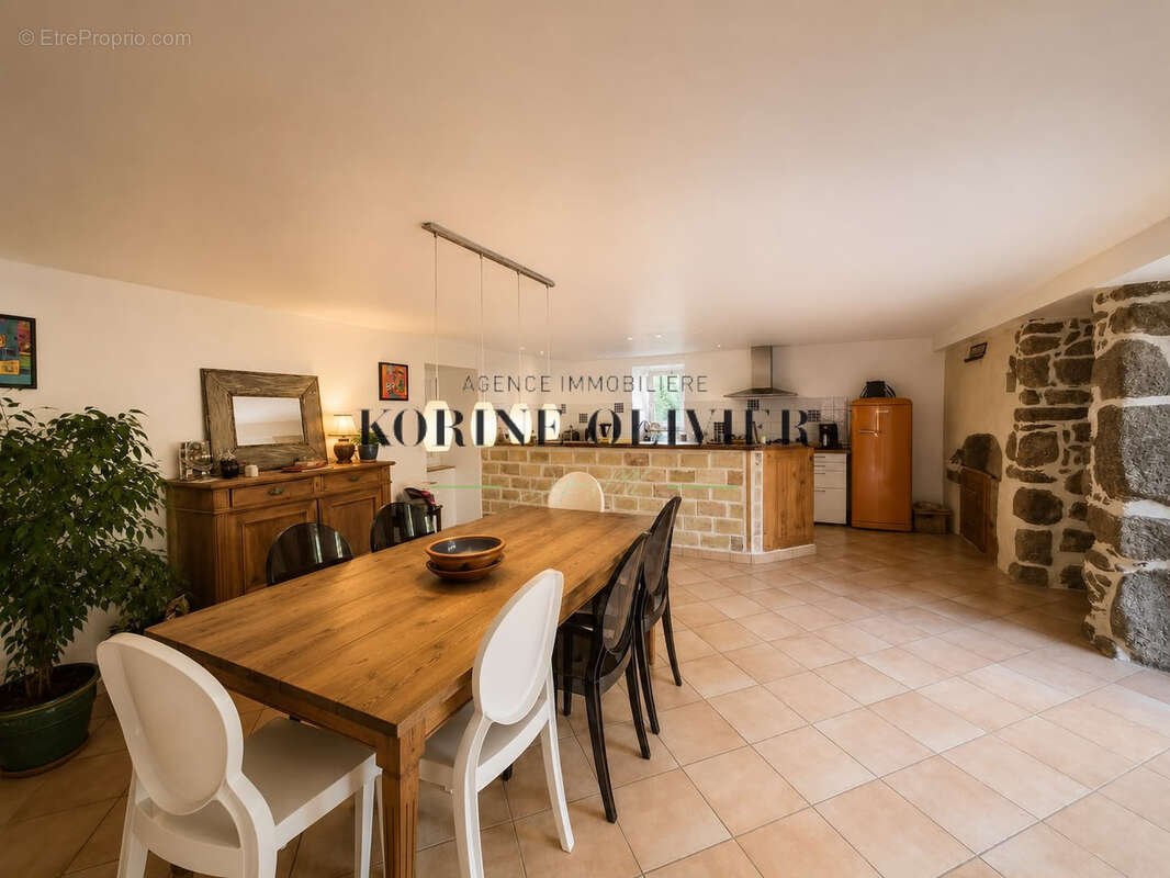 Maison en pierre de caractère   215 m2 Vue Ardèche - photo 3