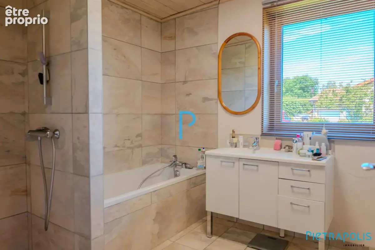Maison 150 m² à Tarare  - photo 9