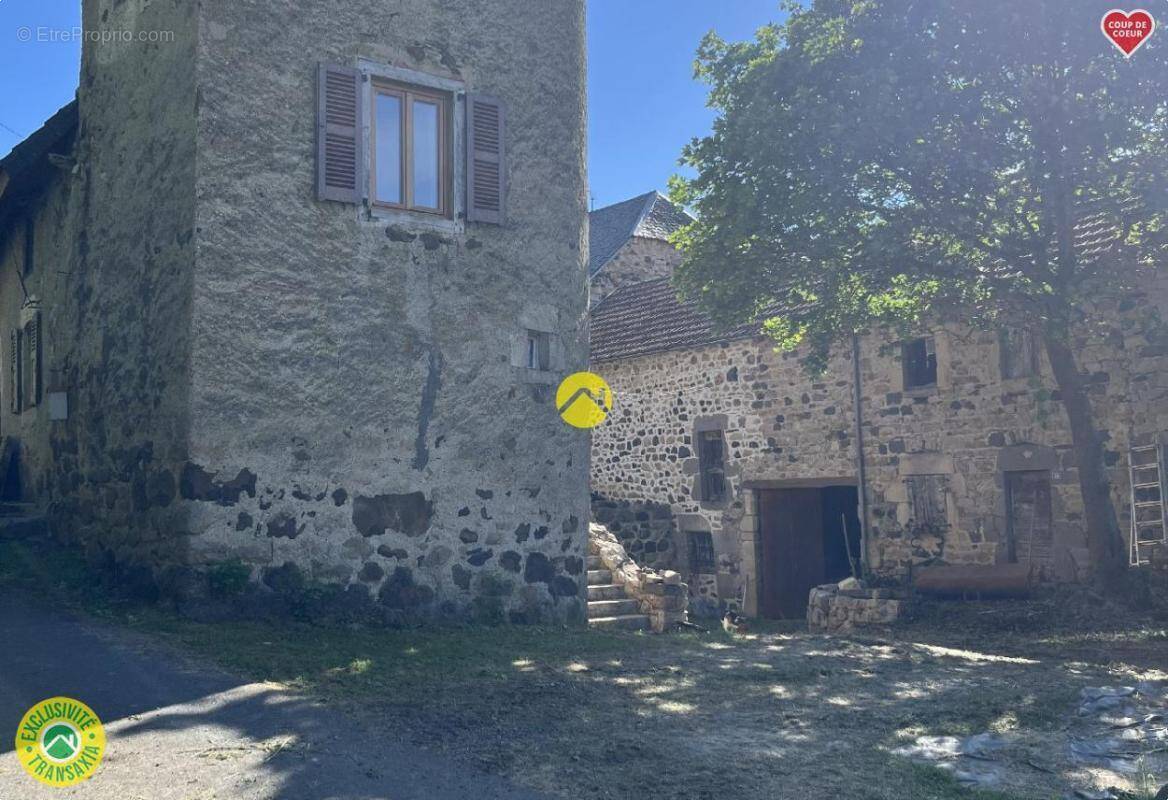 Maison à JOURSAC