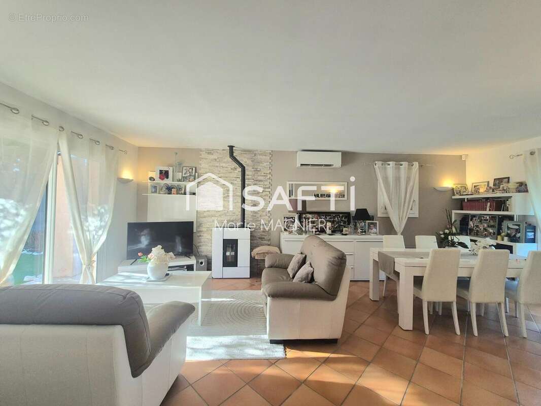 Maison 107 m² à Cogolin  - photo 5