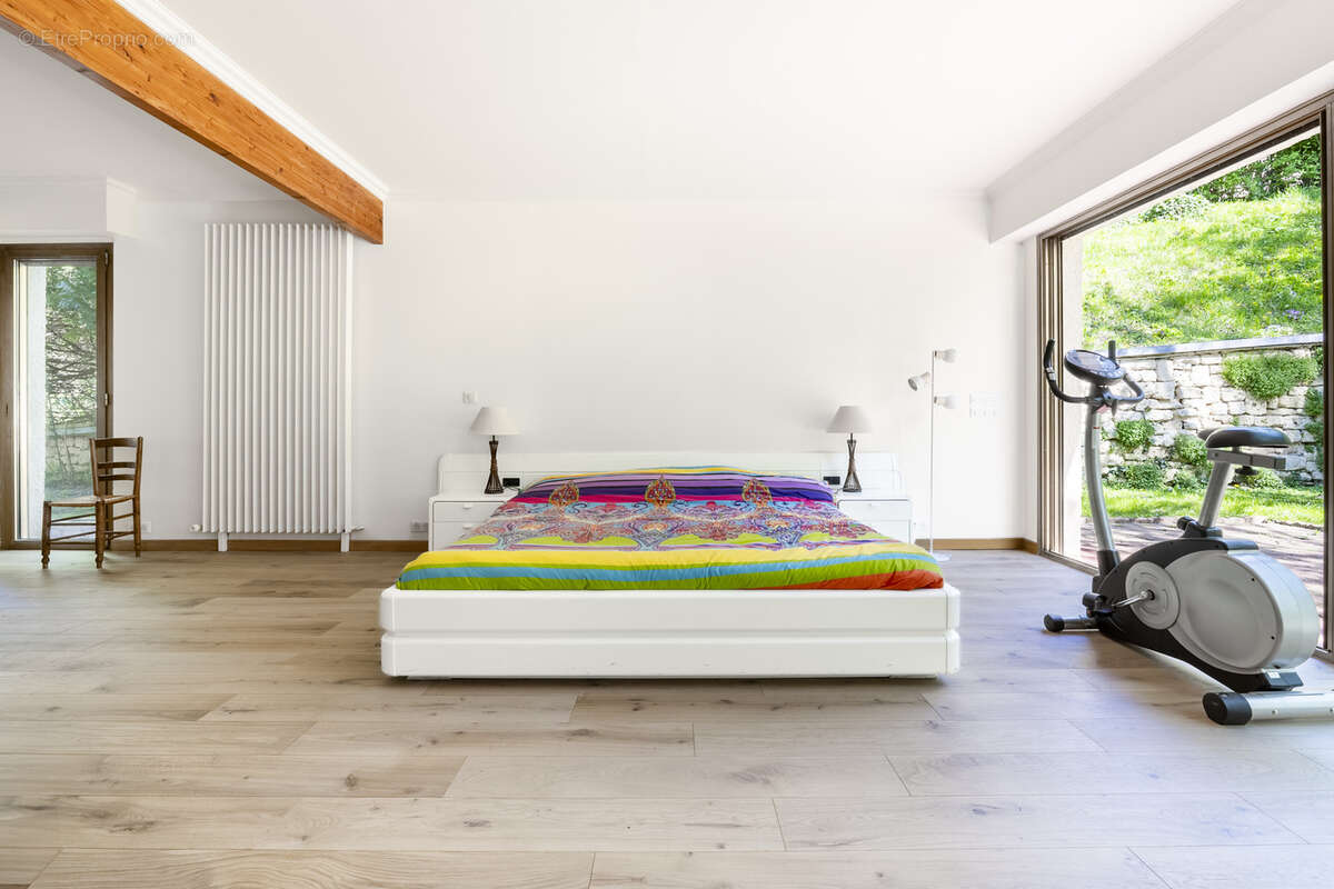 Maison à LA CELLE-SAINT-CLOUD