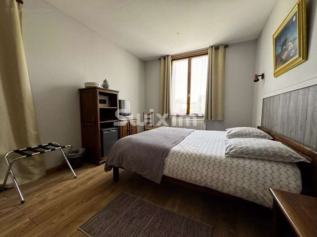 Maison à NOYERS