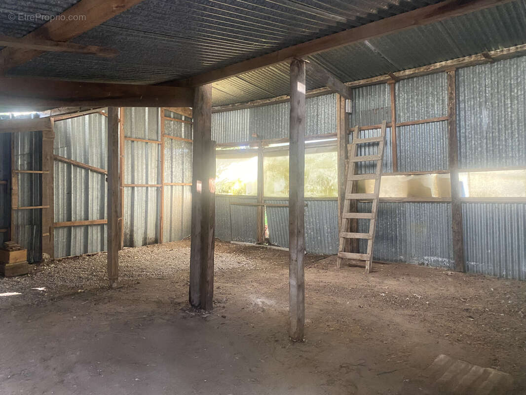 Maison à LUSSAC-LES-EGLISES