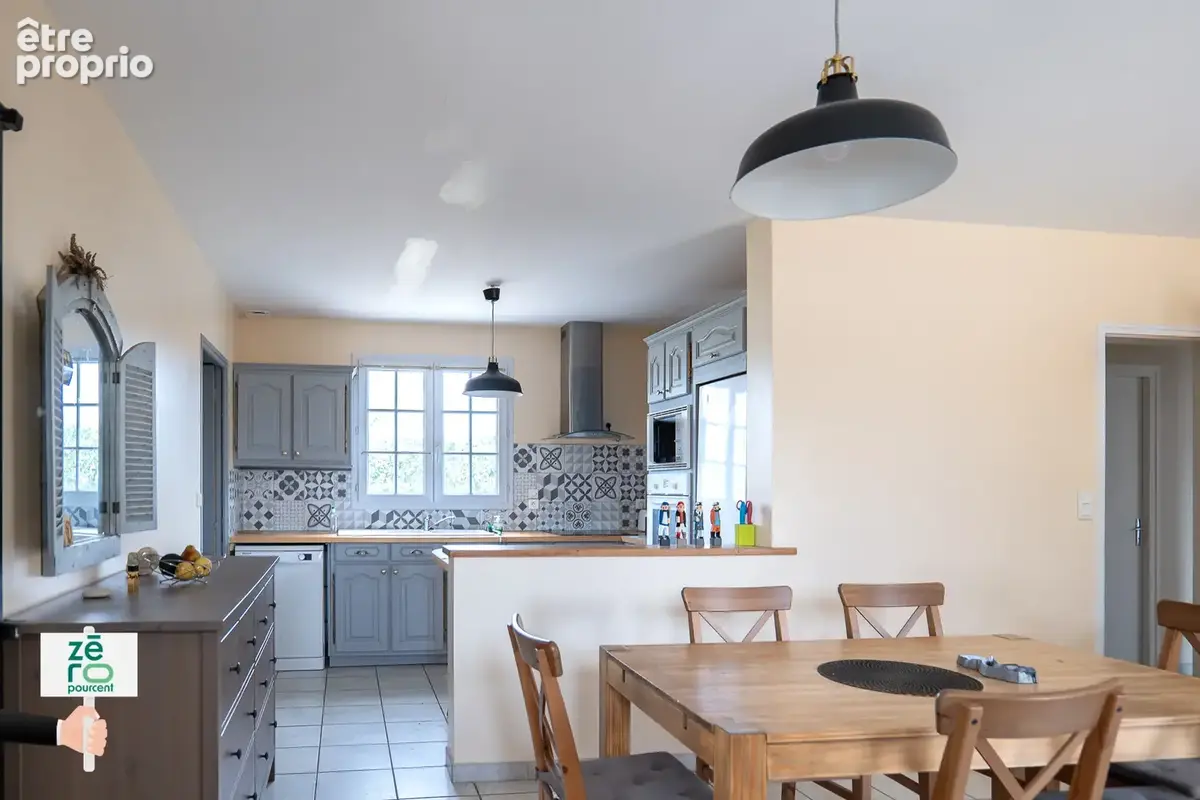 Maison 5 pièces de 113 m2 avec jardin, terrasse et dépendance à angles, proche de la tranche-sur-mer et des pl - photo 5