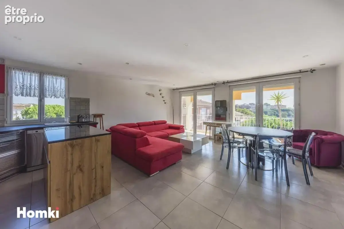 Appartement T3 de 65 m² à Fréjus 83600, Rue Armand Duvivier - photo 1