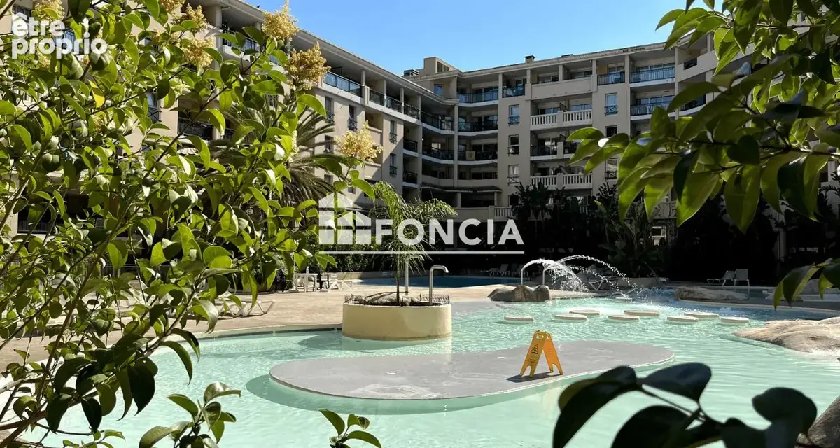 Cannes la bocca front de mer etage élevé - photo 2