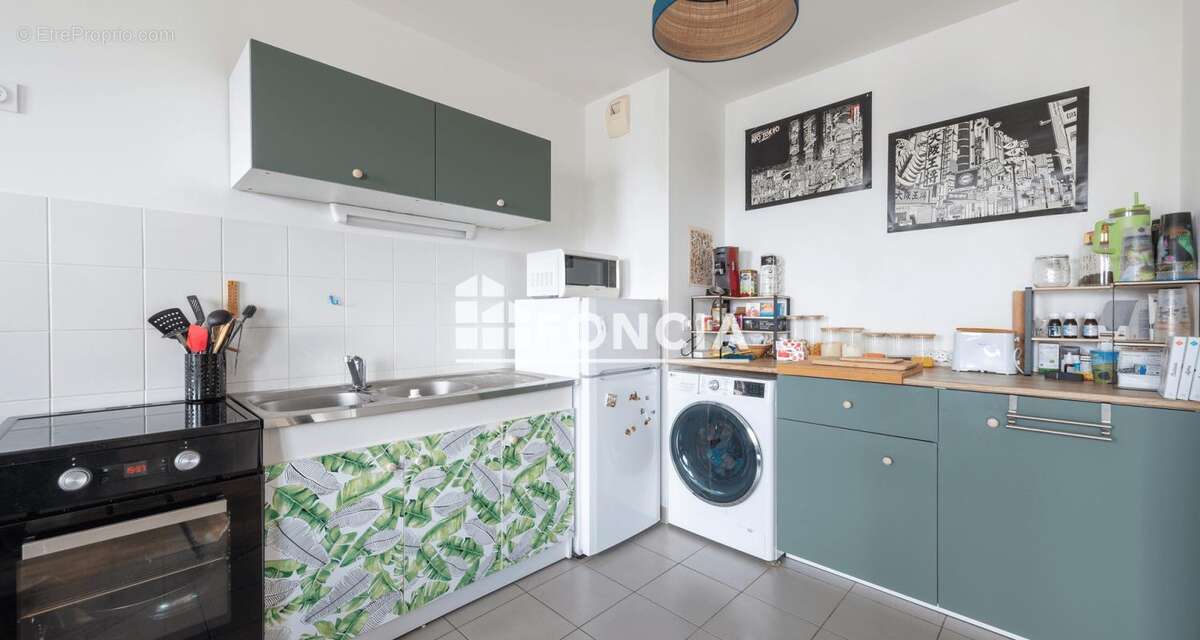 Appartement à AVRILLE