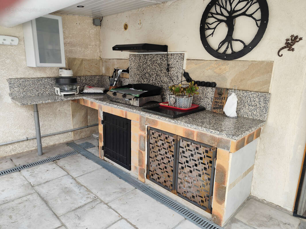 Maison à JONQUIERES-SAINT-VINCENT