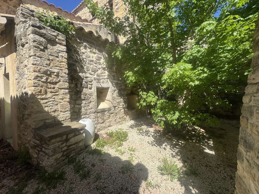 Maison à CASTELNAU-VALENCE