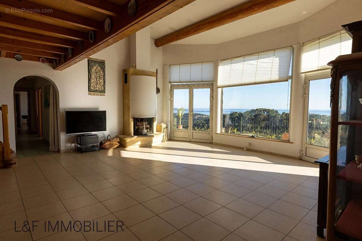 Maison à LA CADIERE-D'AZUR