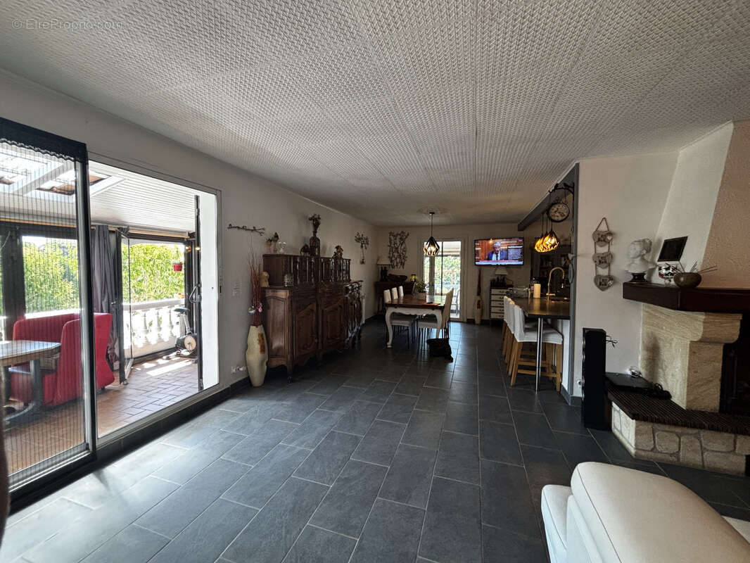 Proche pezenas -  maison independante de plain pied 3 chambres terrain 1345m2 grand terrain clos - photo 9