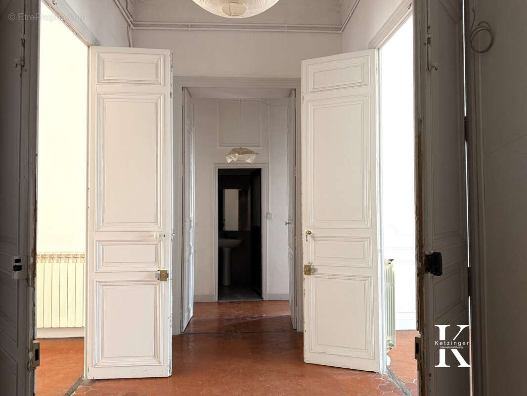 Appartement à MARSEILLE-6E