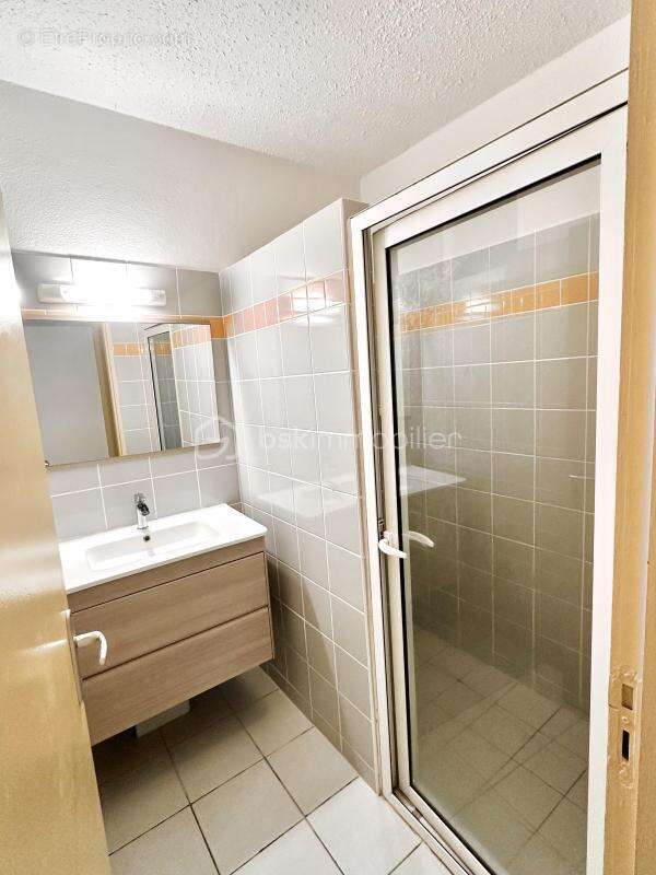 Appartement à REMIRE-MONTJOLY