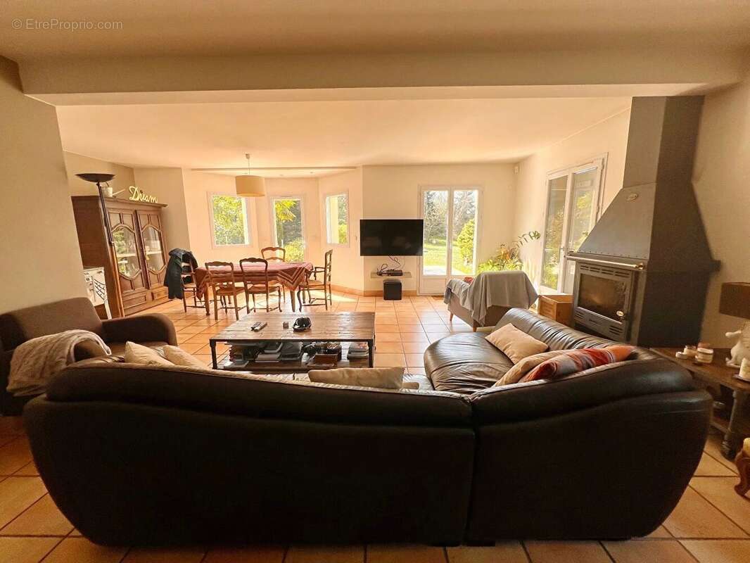 Maison à SAINT-NOM-LA-BRETECHE