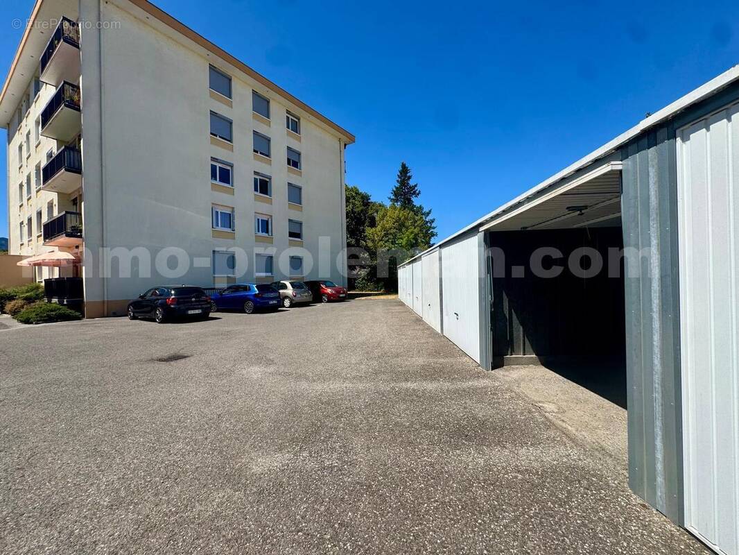 garage_Ambilly_transaction_immobiliere_vente_copropriete_stationnement_ceva_tram_voix_verte - Parking à AMBILLY