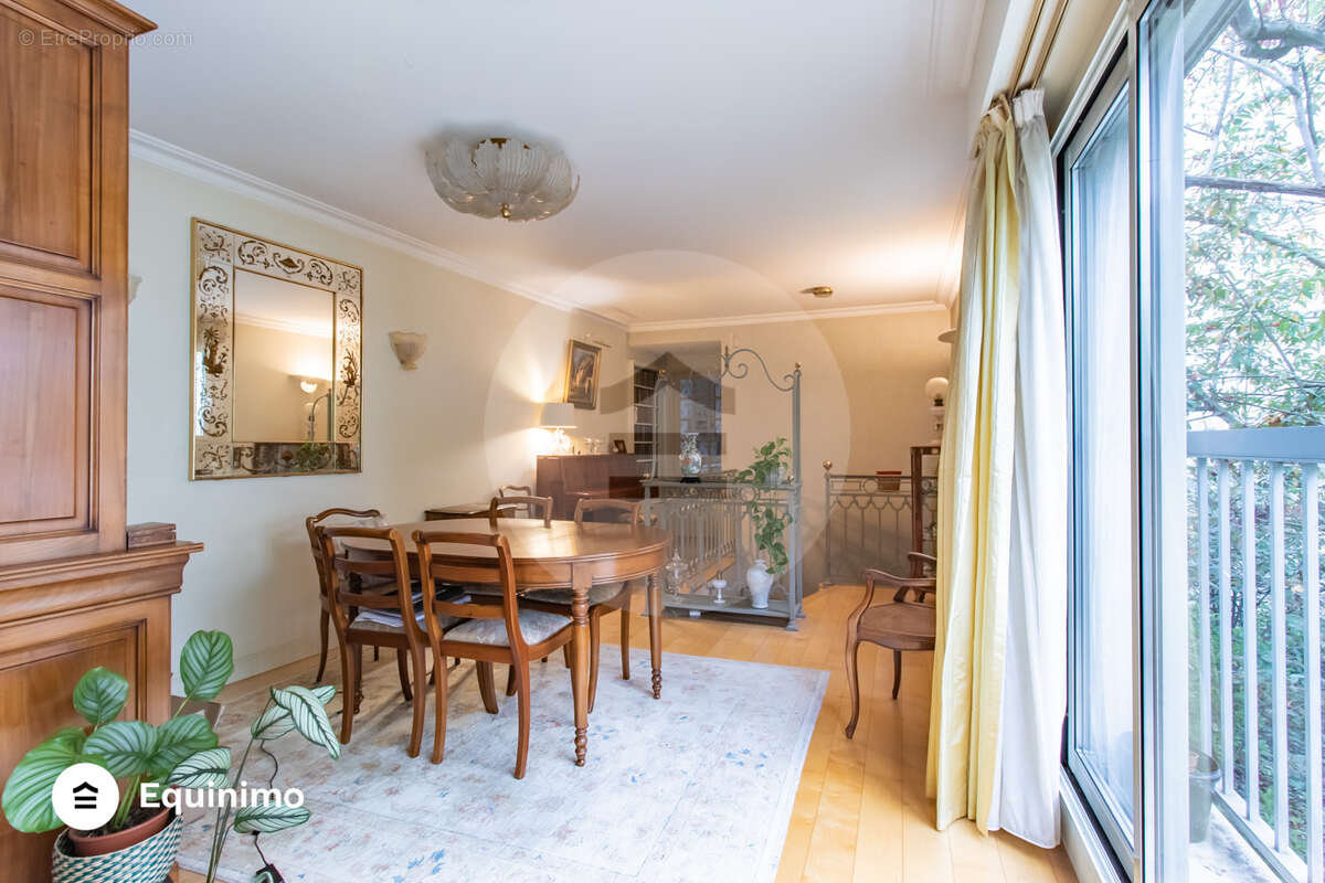 Appartement à PARIS-11E