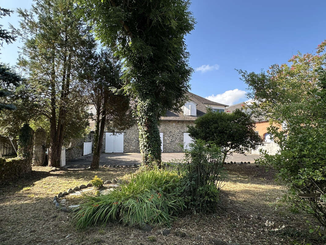 Immeuble de 1120 m2 d'exploitation à Gurmençon - photo 9