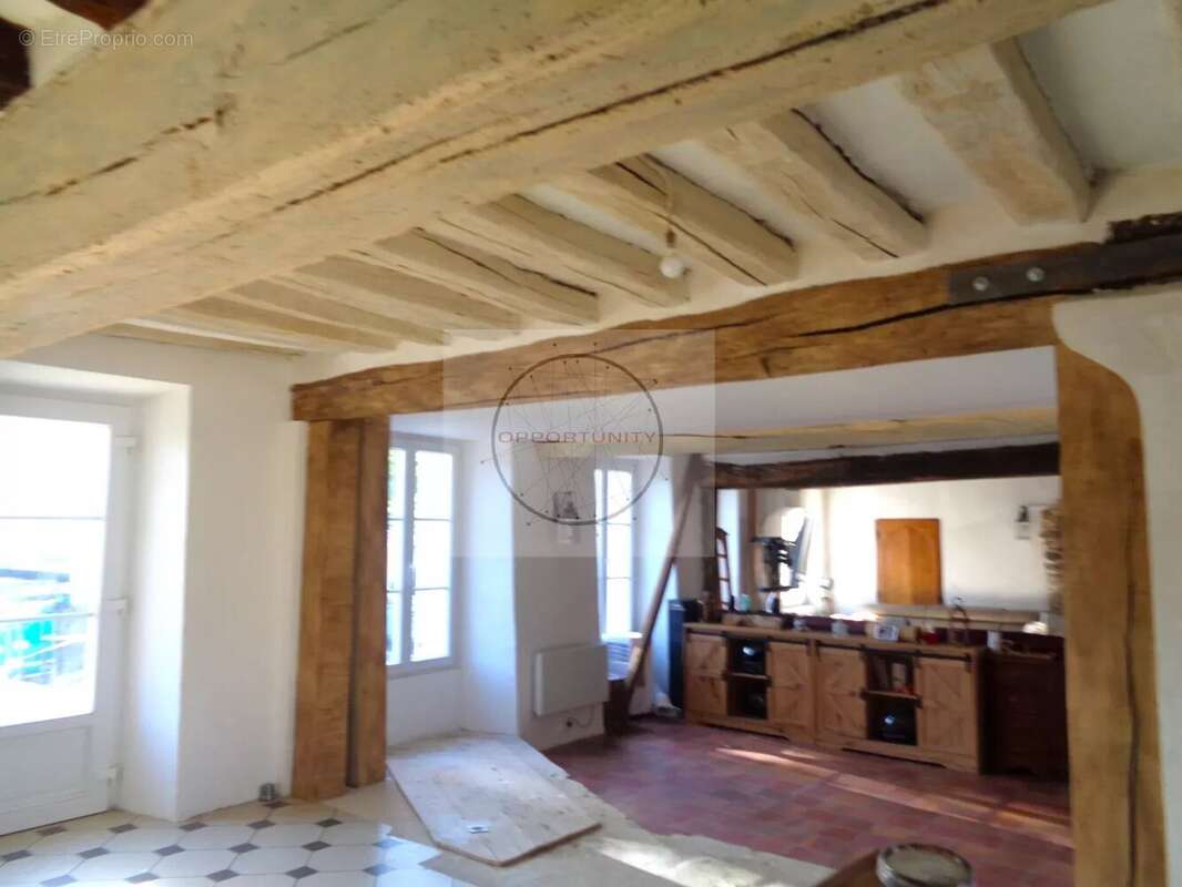 Maison à SAINT-DENIS-LES-REBAIS