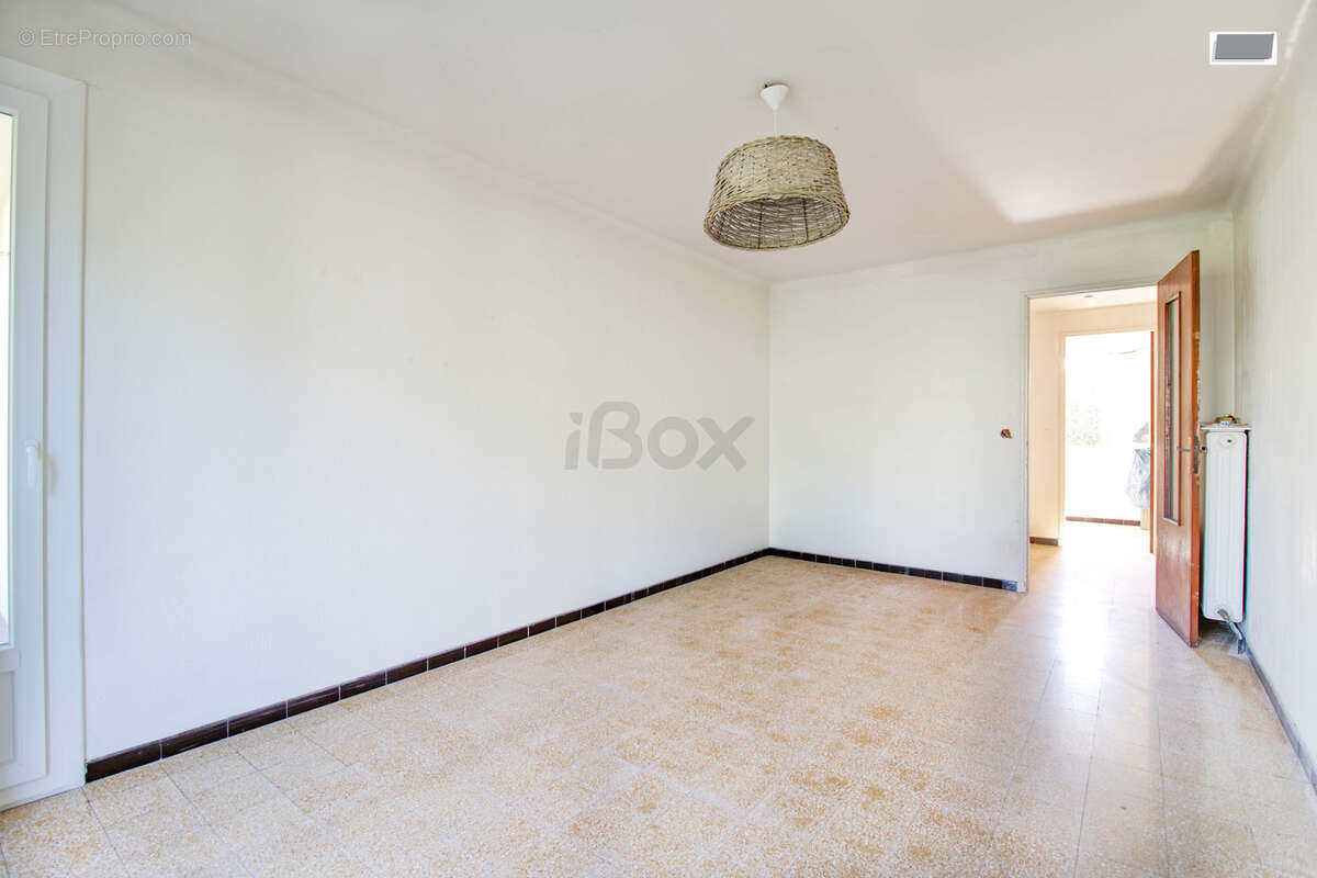 Toulon est - appartement 3 pieces - 2 chambre - balcon - parking collectif -cave - photo 5