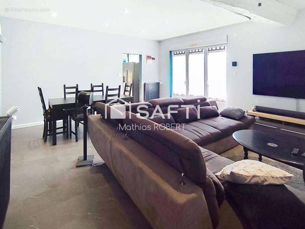 Maison 110 m² à Saint-Amant-De-Boixe  - photo 7