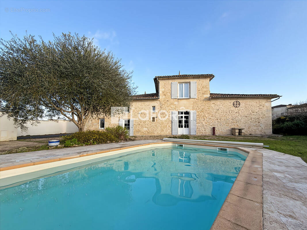 Maison à GENISSAC