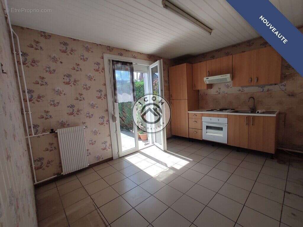 Maison à LEVAL