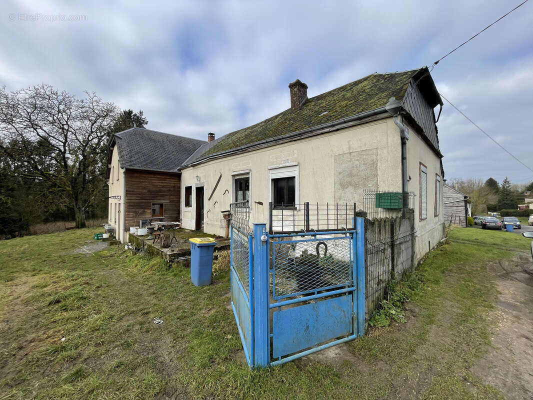 Maison à AUBENTON