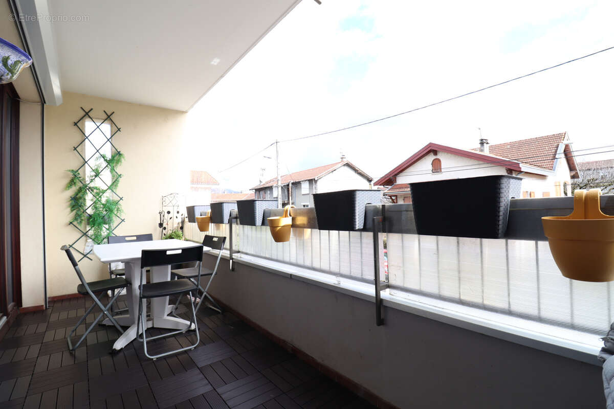 Appartement à SAINT-MARTIN-D'HERES